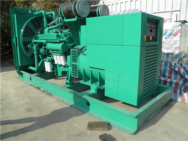 德保发电车出租-柴油发电机散热器怎样散热