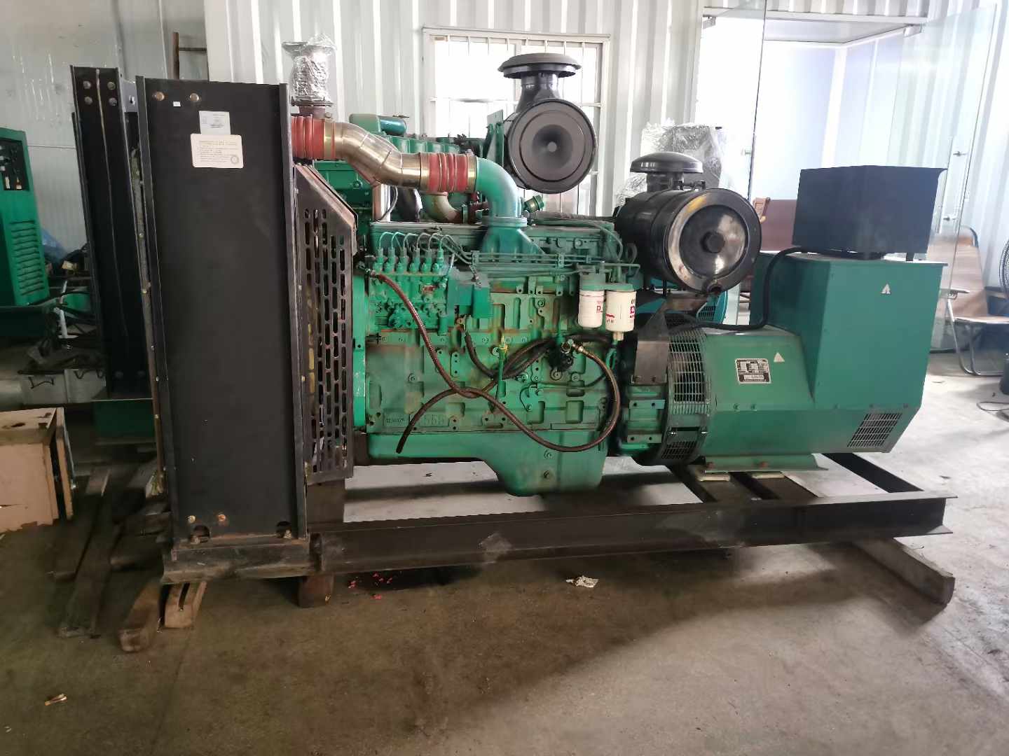 德保发电机租赁如何确定电缆的承载电流是否在安全范围内？