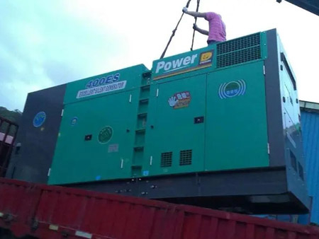 德保柴油发电机组转速不稳定时，如何对发动机进行维护？