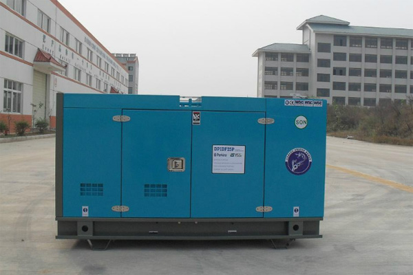 德保发电机租赁发电机组的换季保养注意事项