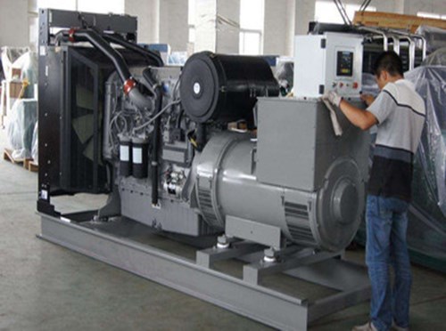 德保柴油发电机组和储能设备配合使用的案例