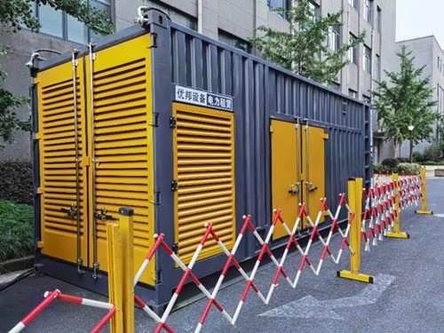 德保如何使用转速表检查发动机的转速？