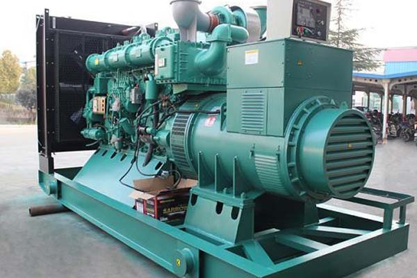 德保工厂发电机应急发电中如何优化燃油储备管理？